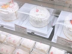 -红宝石·鲜奶小方·海派西点房(南丹店)