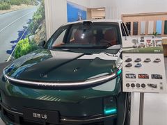 -理想汽车(世纪汇店)