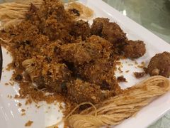 避风塘蒜香仔排-万福楼酒店