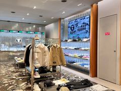 -i·t blue block(杭州湖滨银泰in77B区店)