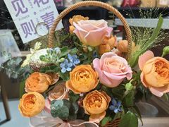 -何兮花店·气球派对鲜花店(马桥银春路万科城店)