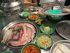 -欧巴炭烤肉오빠숯불구이(南京东路店)