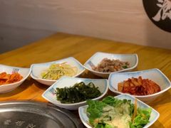 -唯成•韩国炭火烤肉 유성고기