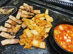 黑毛猪五花-韩阳王石板烤肉