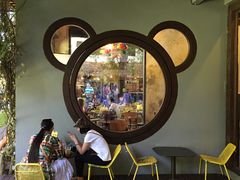 -莓园冰淇淋店