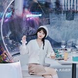 分为室内、室外！上层的室外有一个超大的露天花园