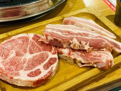 -江南猪肉商会无限续吃(弘大店)
