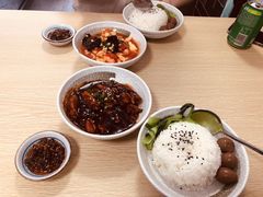 -两勺子一碗口水鸡拌面