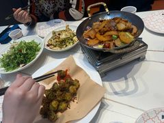 -阿瓦山寨·湘菜现炒·剁椒鱼头王(咸阳总店)