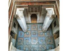 -阿里·本·优素福神学院