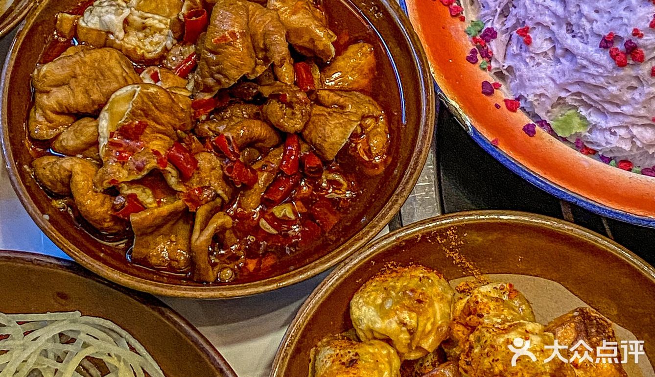 不用去成都!!在我大杭州吃到肥肠芋儿鸡🔥