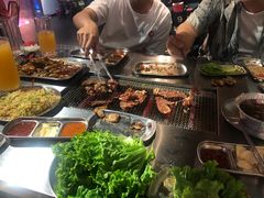 自助取餐区-马路牙子地桌烤肉(工体店)