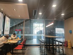 -麦当劳(轻轨曹杨路店)