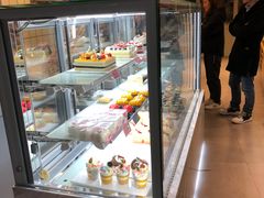 面包甜点陈列柜-面包新语(吾悦国际广场店)