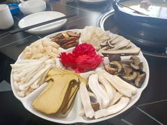 -野菌皇海景野生菌火锅(滨海大道店)