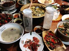 -老滇山寨•云南特色菜•地方菜•民族风情歌舞表演(金碧店)