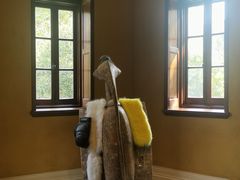 -Nathalie Djurberg与Hans Berg“牛皮纸包裹的月亮”-Prada荣宅当季展览