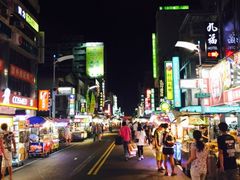 -六合夜市