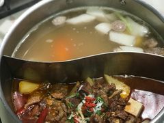 牛腩鸳鸯锅-左庭右院鲜牛肉火锅(浦江欢乐颂店)