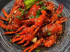-肥肥虾庄·金牌油焖大虾(汉口城市广场店)