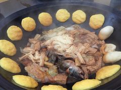 铁锅炖活鱼-铁锅炖活鱼