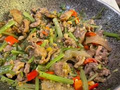 猫儿山的小黄牛-吃饭皇帝大土家民族菜(正大广场店)
