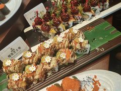 -雍容荟帝王蟹活龙虾展台自助(IFS黑金店)