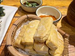 石屏烧豆腐-老滇山寨•云南特色菜•地方菜•民族风情歌舞表演(金碧店)