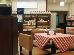 大堂-红宝石·鲜奶小方·海派西点房(南丹店)