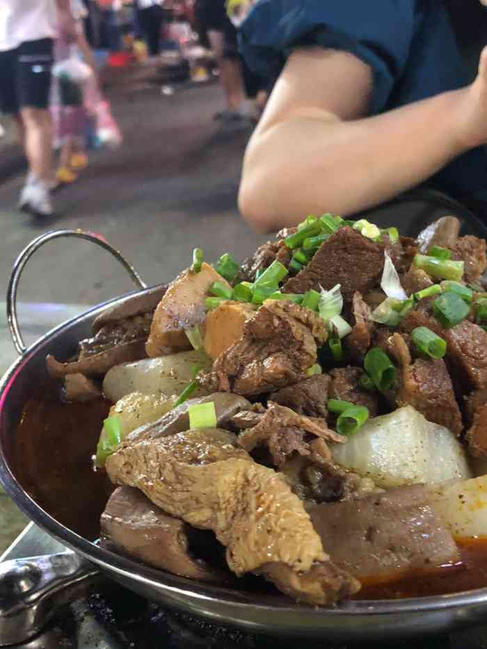 牛筋牛杂(长堤街总店)-"充满烟火气息的一条小路,感受到了武汉的江