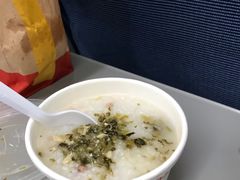 -麦当劳(上海虹桥站30B检票口楼上)