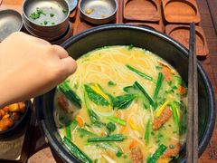 -银米·云南传统过桥米线(双廊黑金冠店)