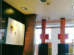 -麦当劳(汉口火车站候车室店)