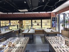 -斯维卡眼镜林·蔡司视觉合作店(青浦宝龙广场店)