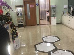 -茂菊口腔连锁(浦东南路店)