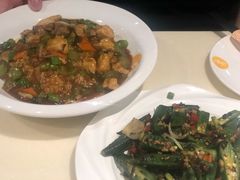 榄菜肉末炒秋葵-龙记烧腊茶餐厅(常德路店)
