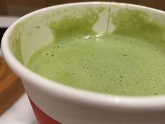 燕麦抹茶拿铁-Tims天好咖啡·贝果(雁展路万象天地店)