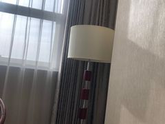 -乌兰湖畔草坪轻奢营地