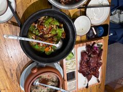 -老滇山寨•云南特色菜•地方菜•民族风情歌舞表演(金碧店)