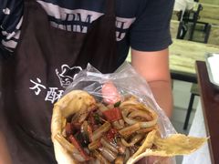 夹牛肉凉粉-小陈方酥锅盔(古城总店)