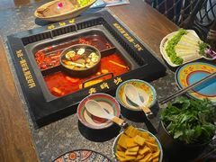 -老牌坊云南鱼豆花火锅(哈西万达店)