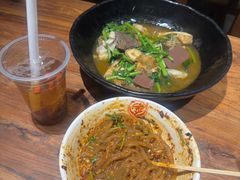 -万记麻辣烫国展总店