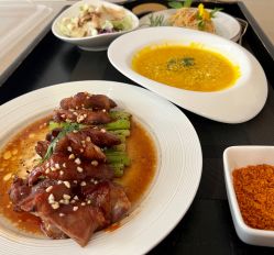-爱陪伴尊享月子中心(国际店)