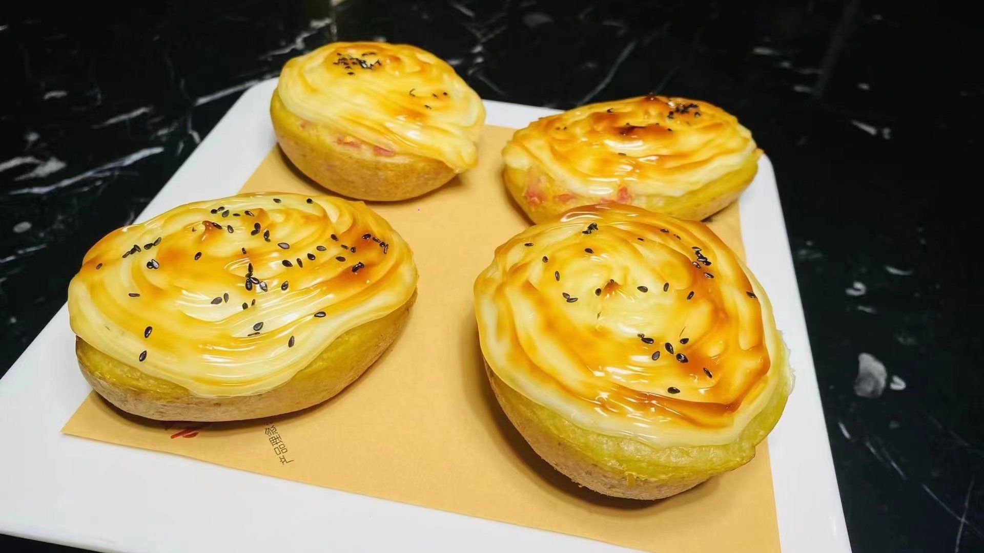 芝士烤土豆很好吃,香甜软糯,朋友们都很喜