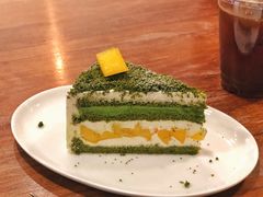 芒果抹茶奶油奶酥蛋糕-black rainbow coffee
