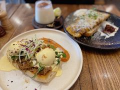 -FLOVIE FLORIST CAFE