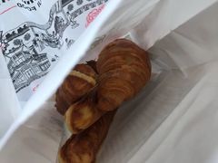 爆浆牛角包-六贤记(杭州龙湖滨江天街店)