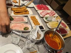 -海底捞火锅(曹安公路店)