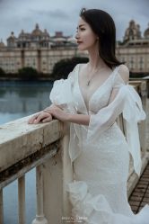 -挪娅婚纱摄影皇家会所