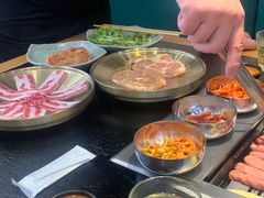 -臻牛烤肉